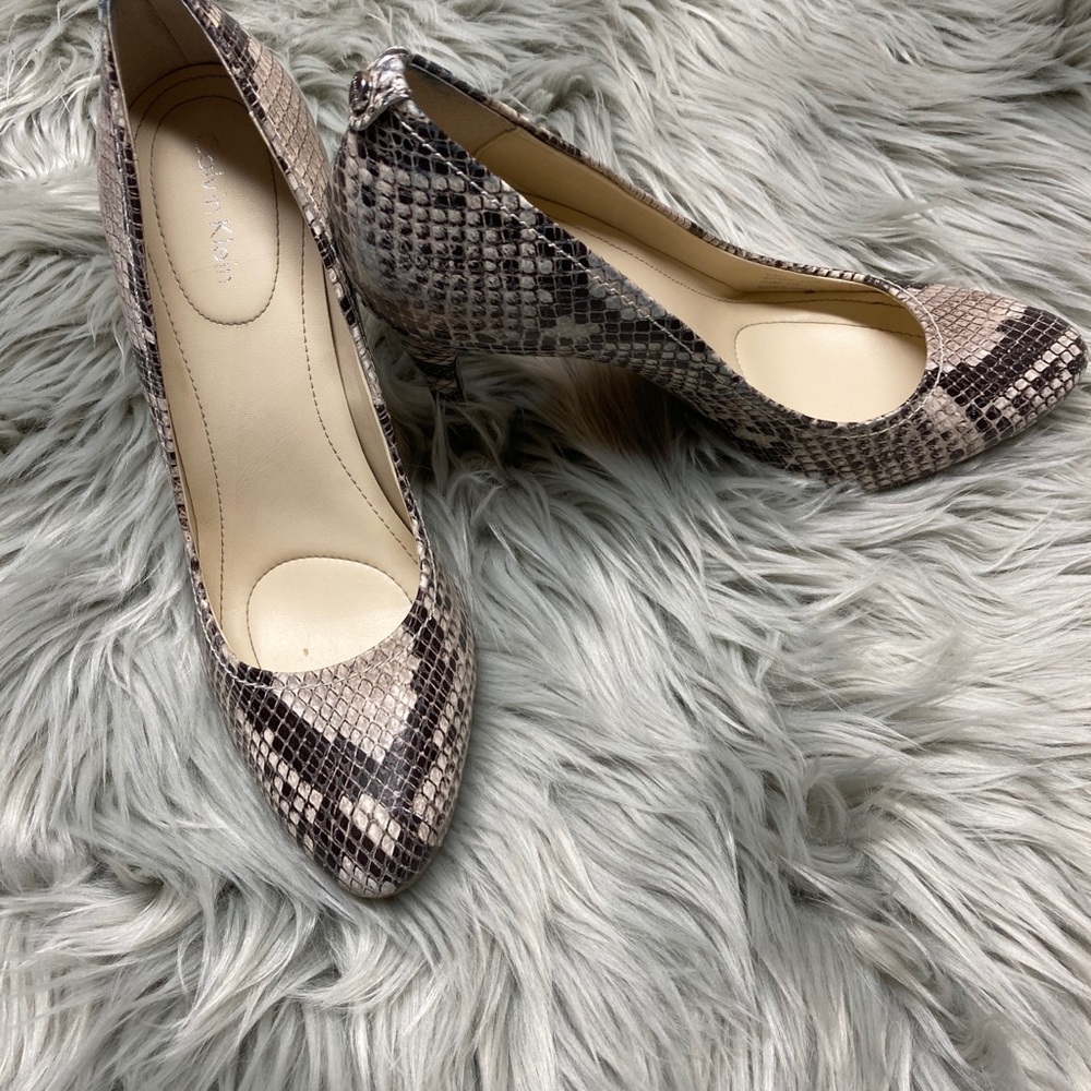 Calvin Klein Whinnie Heels 6 1/2 M Brown/Cream Python Design